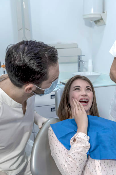 Best Emergency Tooth Extraction in The Hammocks, FL